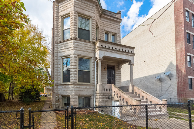 4828 S Champlain Ave, Chicago, IL 60615 photo 1