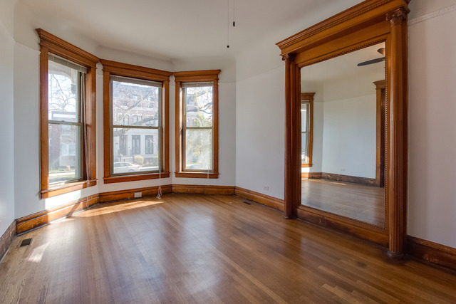4828 S Champlain Ave, Chicago, IL 60615 photo 4
