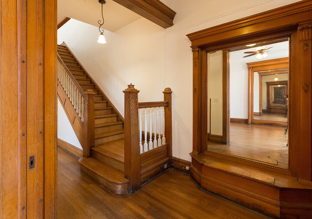 4828 S Champlain Ave, Chicago, IL 60615 photo 2