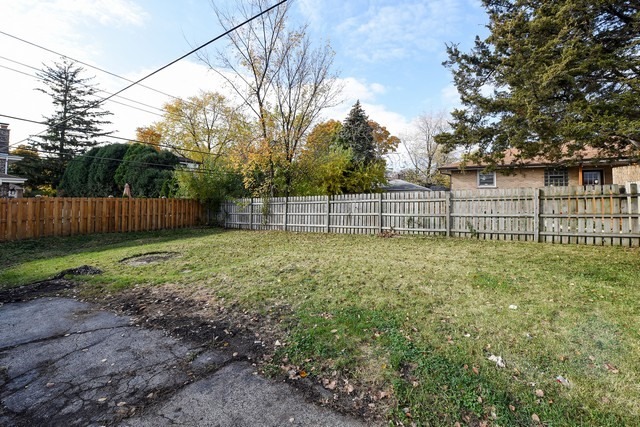 362 E St Charles Rd, Elmhurst, IL 60126 photo 8