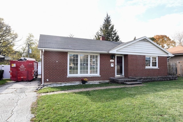 362 E St Charles Rd, Elmhurst, IL 60126 photo 2