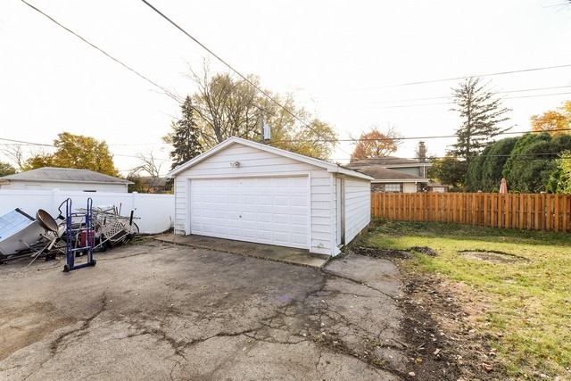 362 E St Charles Rd, Elmhurst, IL 60126 photo 10