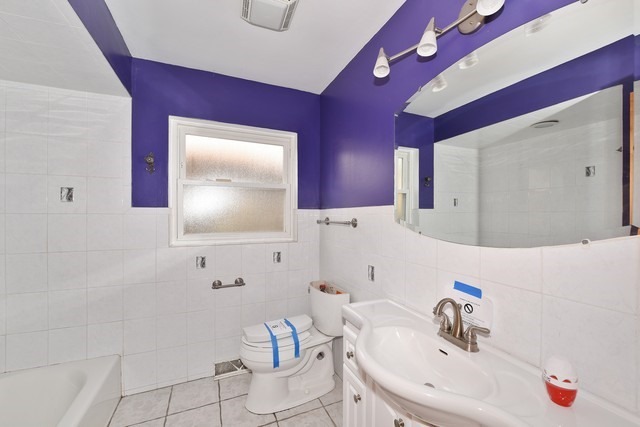 362 E St Charles Rd, Elmhurst, IL 60126 photo 6