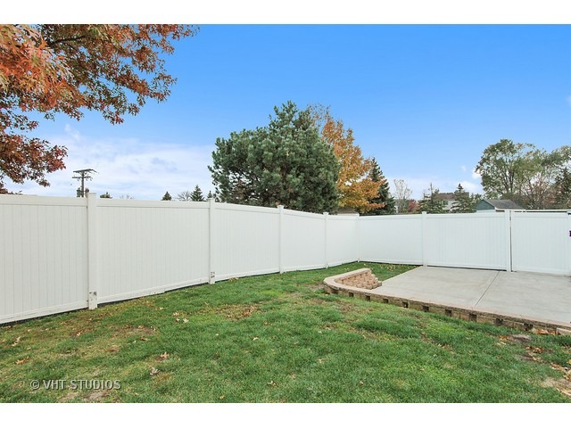 1861 Gleneagle Cir, Elgin, IL 60123 photo 15