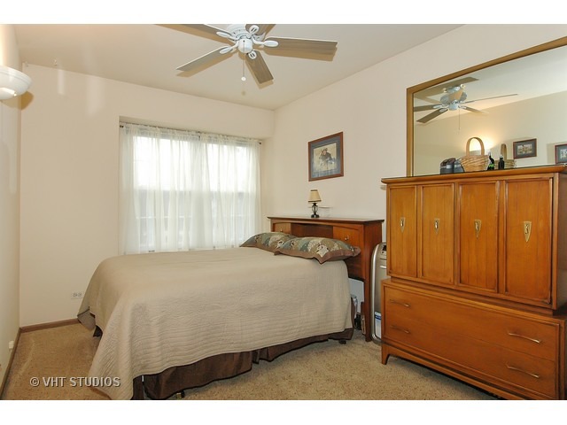1861 Gleneagle Cir, Elgin, IL 60123 photo 11