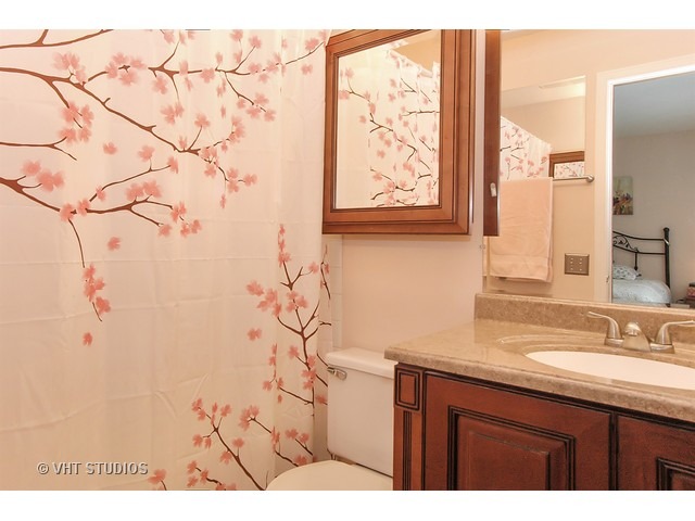 1861 Gleneagle Cir, Elgin, IL 60123 photo 10