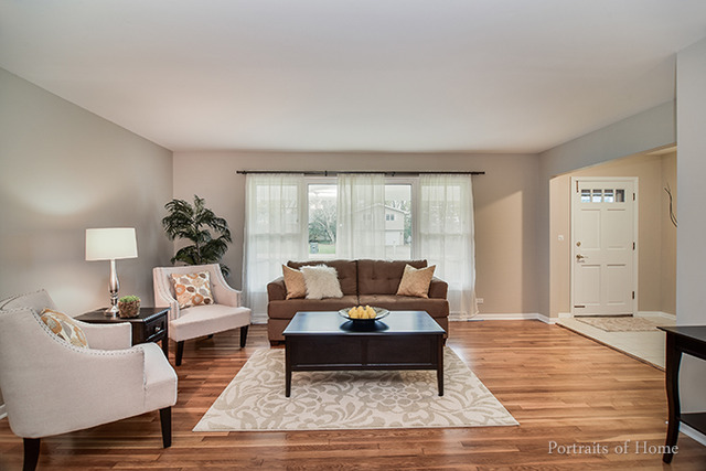 28 W166 Plainview Dr, Naperville, IL 60564 photo 3
