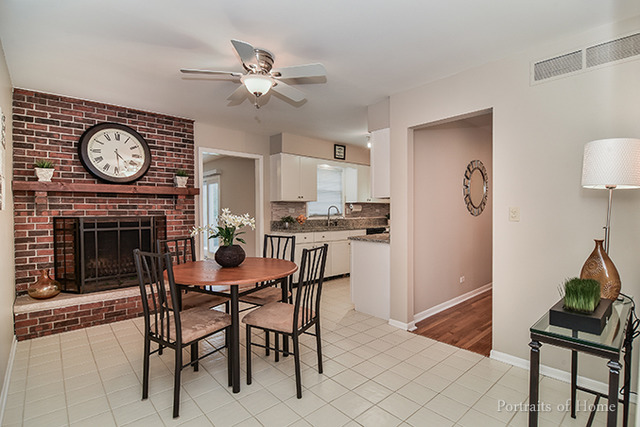 28 W166 Plainview Dr, Naperville, IL 60564 photo 7