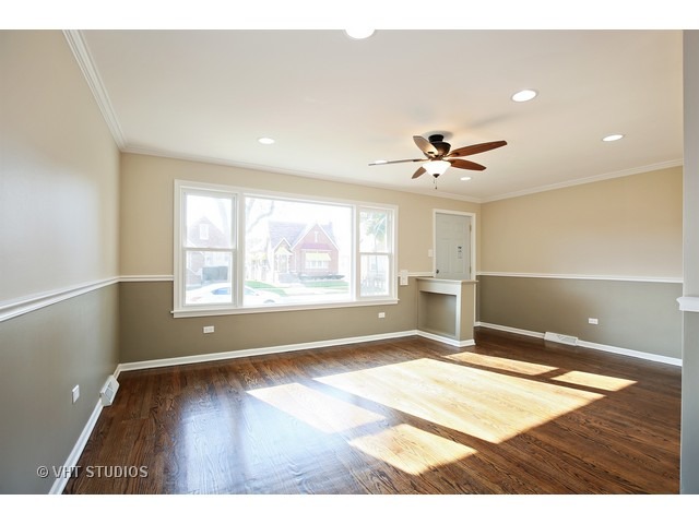 412 E 89th Pl, Chicago, IL 60619 photo 2