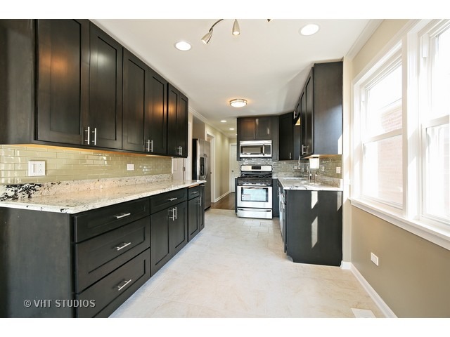 412 E 89th Pl, Chicago, IL 60619 photo 3