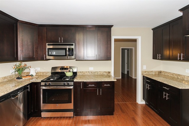 7509 Keystone Ave, Skokie, IL 60076 photo 2