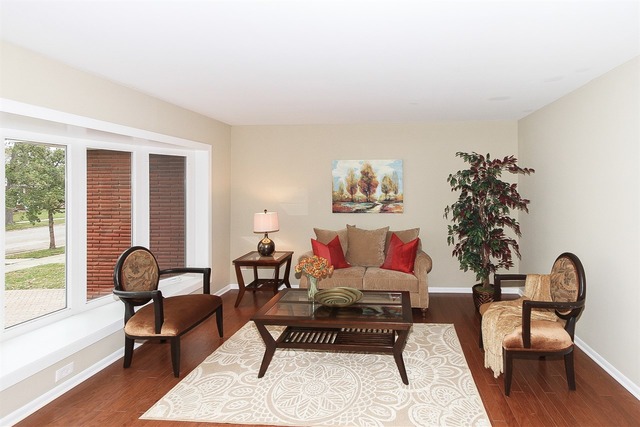 7509 Keystone Ave, Skokie, IL 60076 photo 3