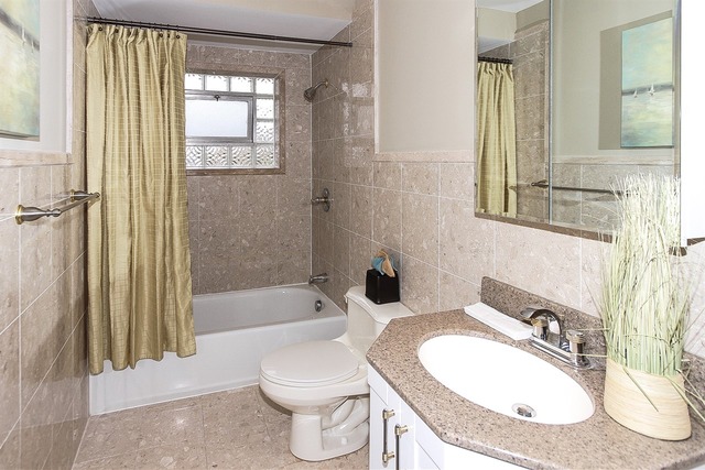 7509 Keystone Ave, Skokie, IL 60076 photo 14