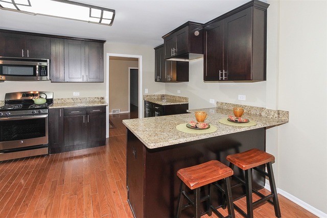 7509 Keystone Ave, Skokie, IL 60076 photo 9