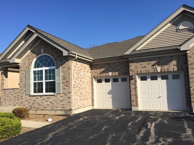 911 Eineke Blvd, Algonquin, IL 60102 photo 1