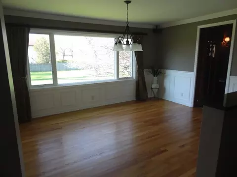 491 S Bartlett Rd, Bartlett, IL 60103 photo 2