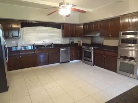 491 S Bartlett Rd, Bartlett, IL 60103 photo 3