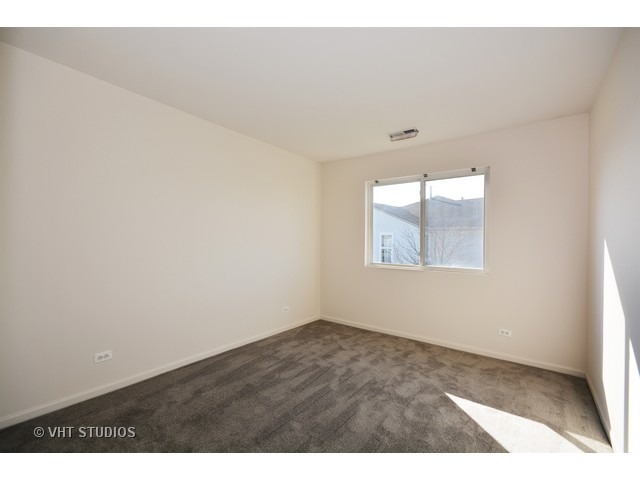 2489 Reflections Dr, Aurora, IL 60502 photo 9