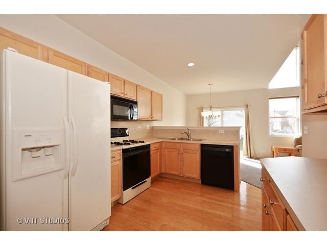 2489 Reflections Dr, Aurora, IL 60502 photo 3