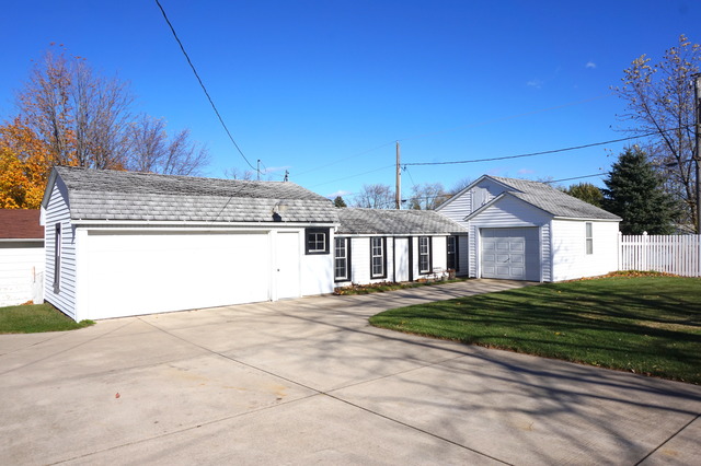 453 S Third St, Peotone, IL 60468 photo 4