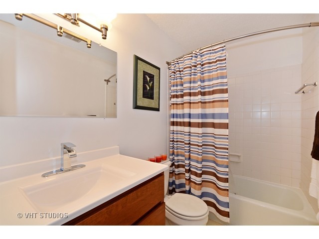 1075 Cascade Dr, Aurora, IL 60506 photo 7