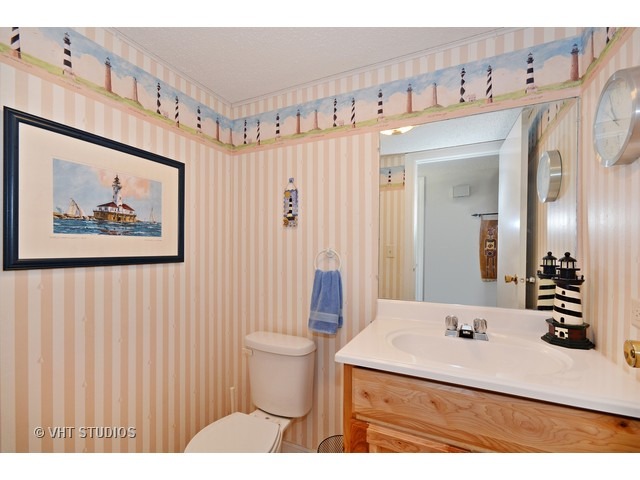 1075 Cascade Dr, Aurora, IL 60506 photo 9