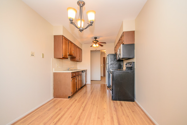 711 S River Rd #409, Des Plaines, IL 60016 photo 9