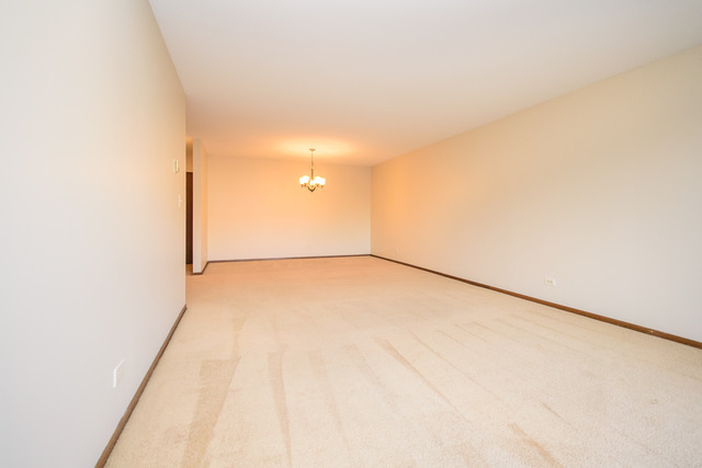 711 S River Rd #409, Des Plaines, IL 60016 photo 7