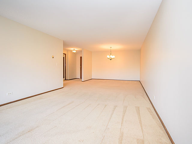 711 S River Rd #409, Des Plaines, IL 60016 photo 6