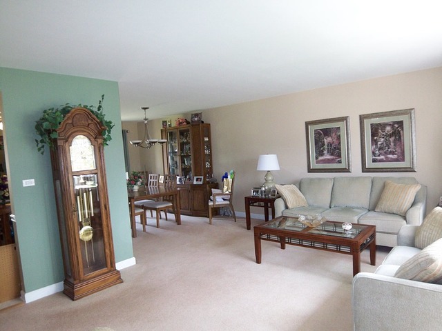 80 Ambleside Rd, Des Plaines, IL 60016 photo 2