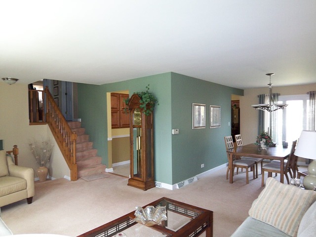 80 Ambleside Rd, Des Plaines, IL 60016 photo 4