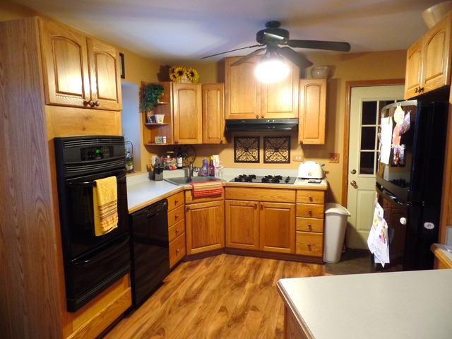 502 Ridge St, Algonquin, IL 60102 photo 2