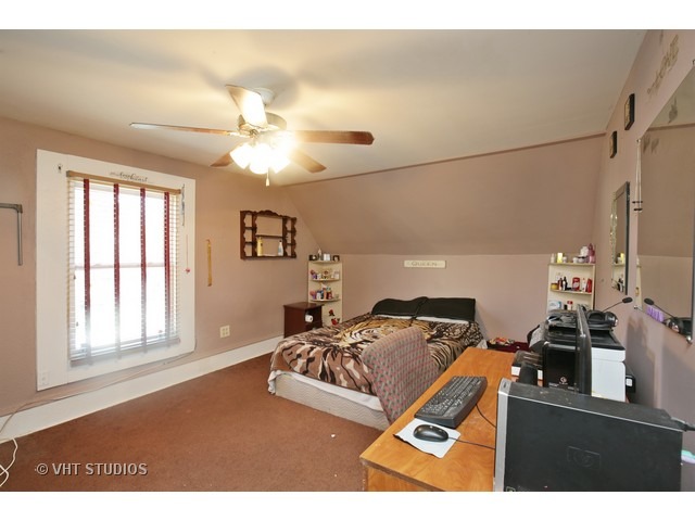 636 Raymond St, Elgin, IL 60120 photo 6