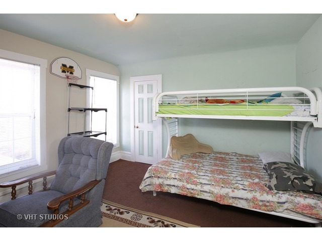 636 Raymond St, Elgin, IL 60120 photo 7