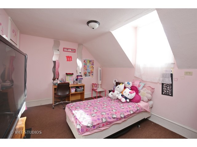 636 Raymond St, Elgin, IL 60120 photo 8