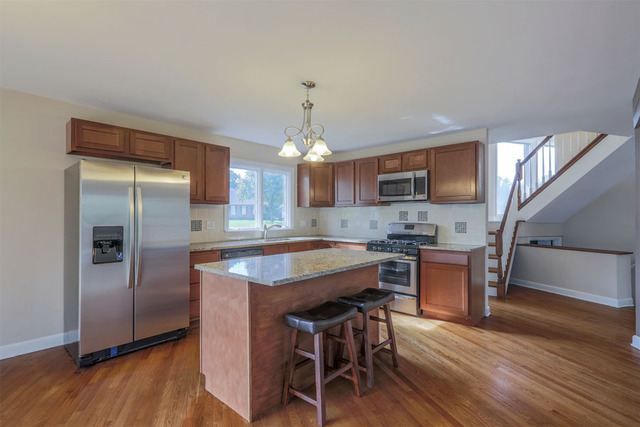 618 Christopher Ln, Carol Stream, IL 60188 photo 6