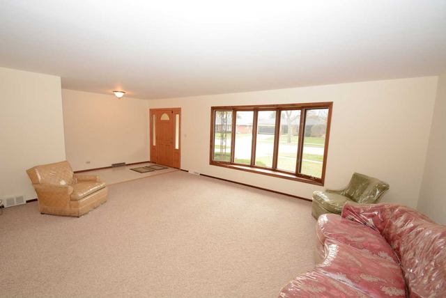 3210 Plum Grove Dr, Rolling Meadows, IL 60008 photo 3