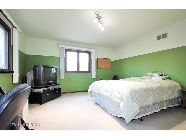 2730 Maynard Ct, Glenview, IL 60025 photo 17