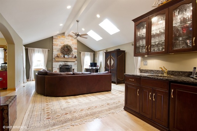 8102 Tennessee Ave, Willowbrook, IL 60527 photo 8