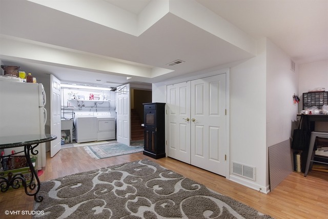 8102 Tennessee Ave, Willowbrook, IL 60527 photo 17