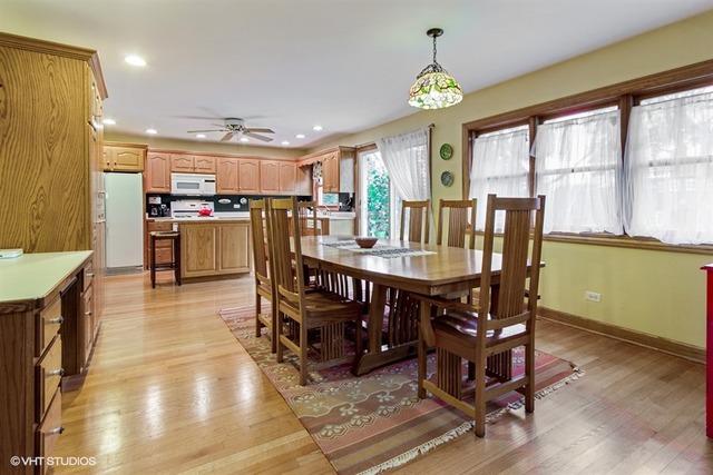 8102 Tennessee Ave, Willowbrook, IL 60527 photo 5