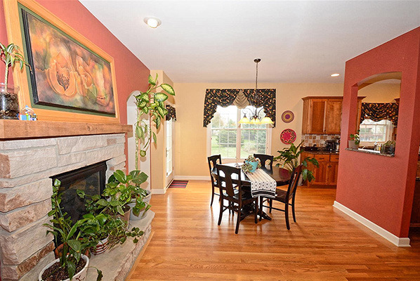 16003 Hometown Dr, Plainfield, IL 60586 photo 5
