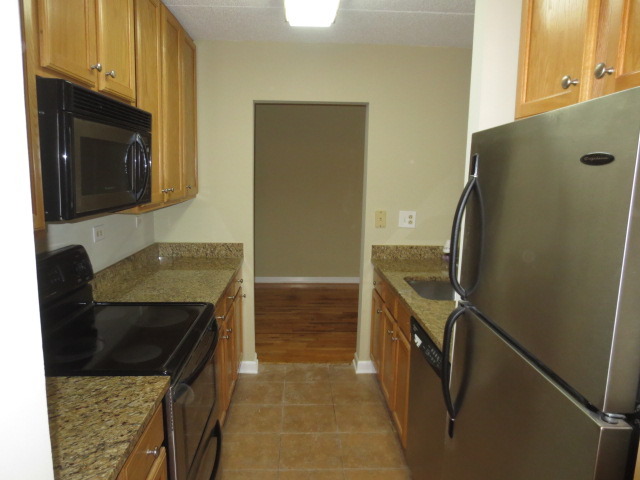 5550 Astor Ln #202, Rolling Meadows, IL 60008 photo 4