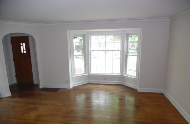 1663 Campbell Ave, Des Plaines, IL 60016 photo 2