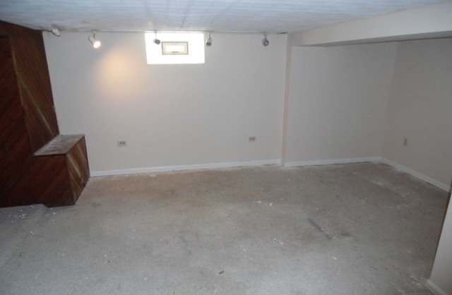 1663 Campbell Ave, Des Plaines, IL 60016 photo 8