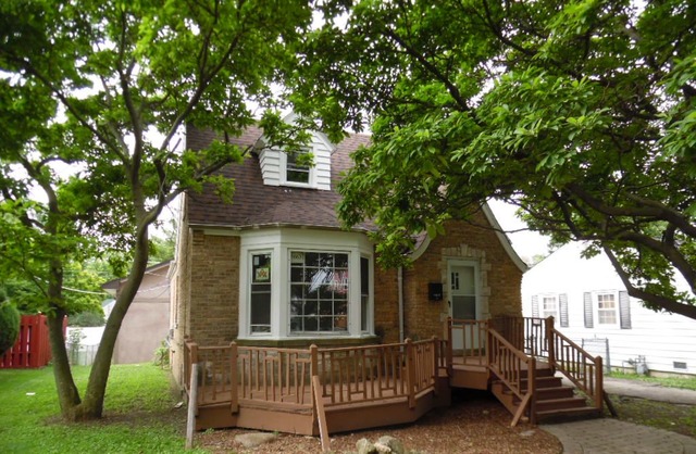 1663 Campbell Ave, Des Plaines, IL 60016 photo 1