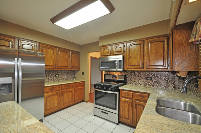 797 Monroe Dr, Lake Villa, IL 60046 photo 3