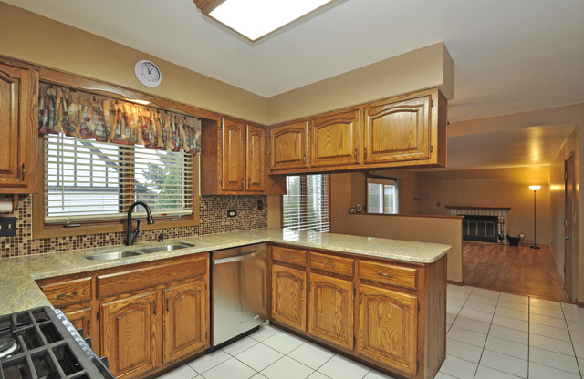 797 Monroe Dr, Lake Villa, IL 60046 photo 2