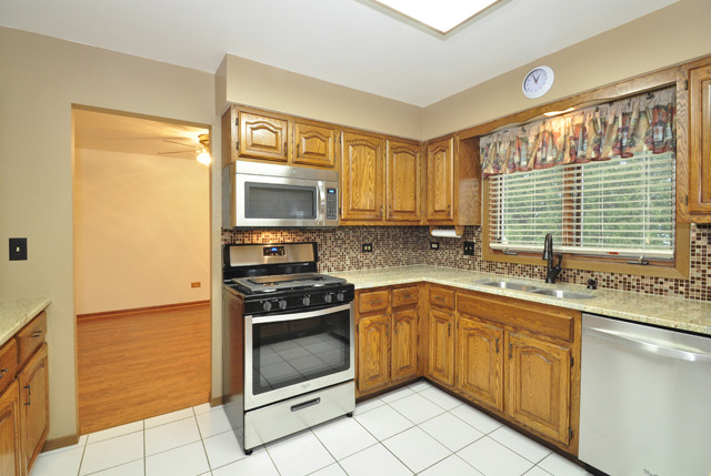 797 Monroe Dr, Lake Villa, IL 60046 photo 4
