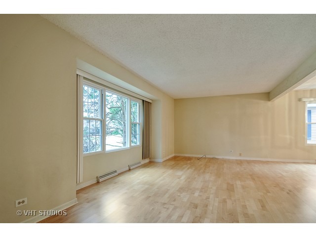 1708 Warbler Dr, Naperville, IL 60565 photo 6